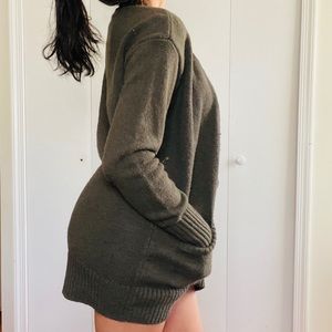 OLIVE GREEN UNIQLO CARDIGAN